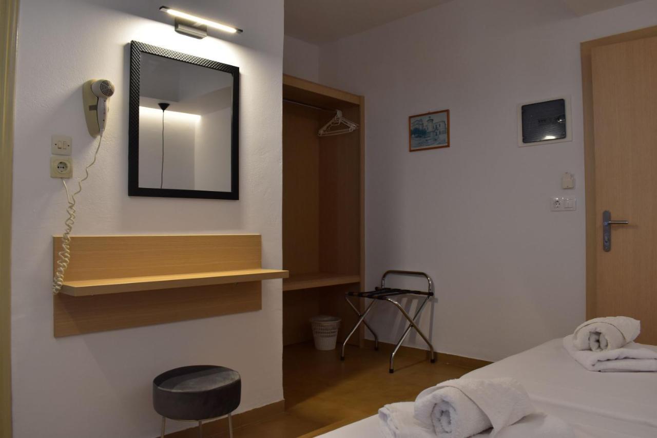 Manos Pension Faliraki Buitenkant foto