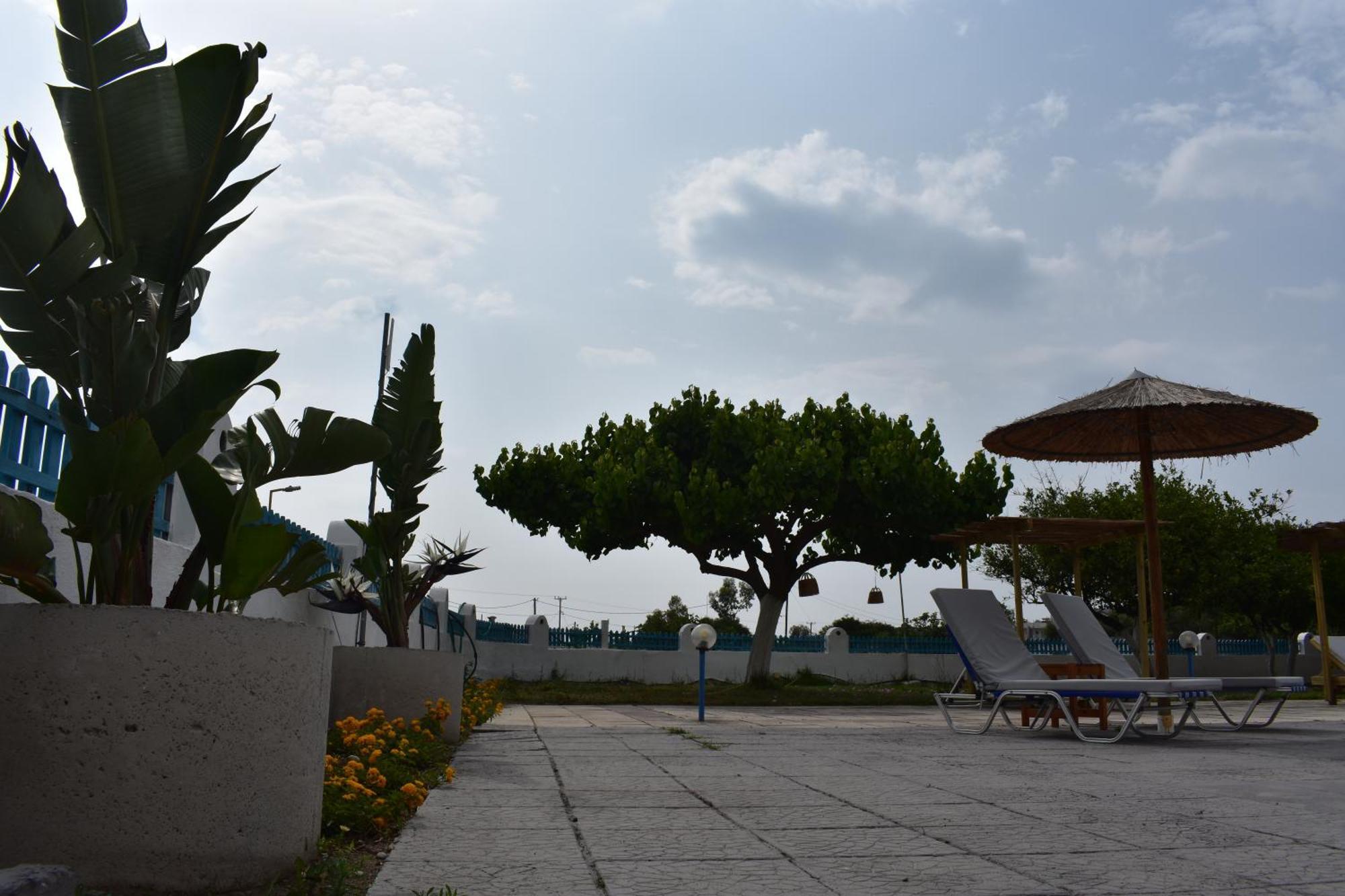 Manos Pension Faliraki Buitenkant foto