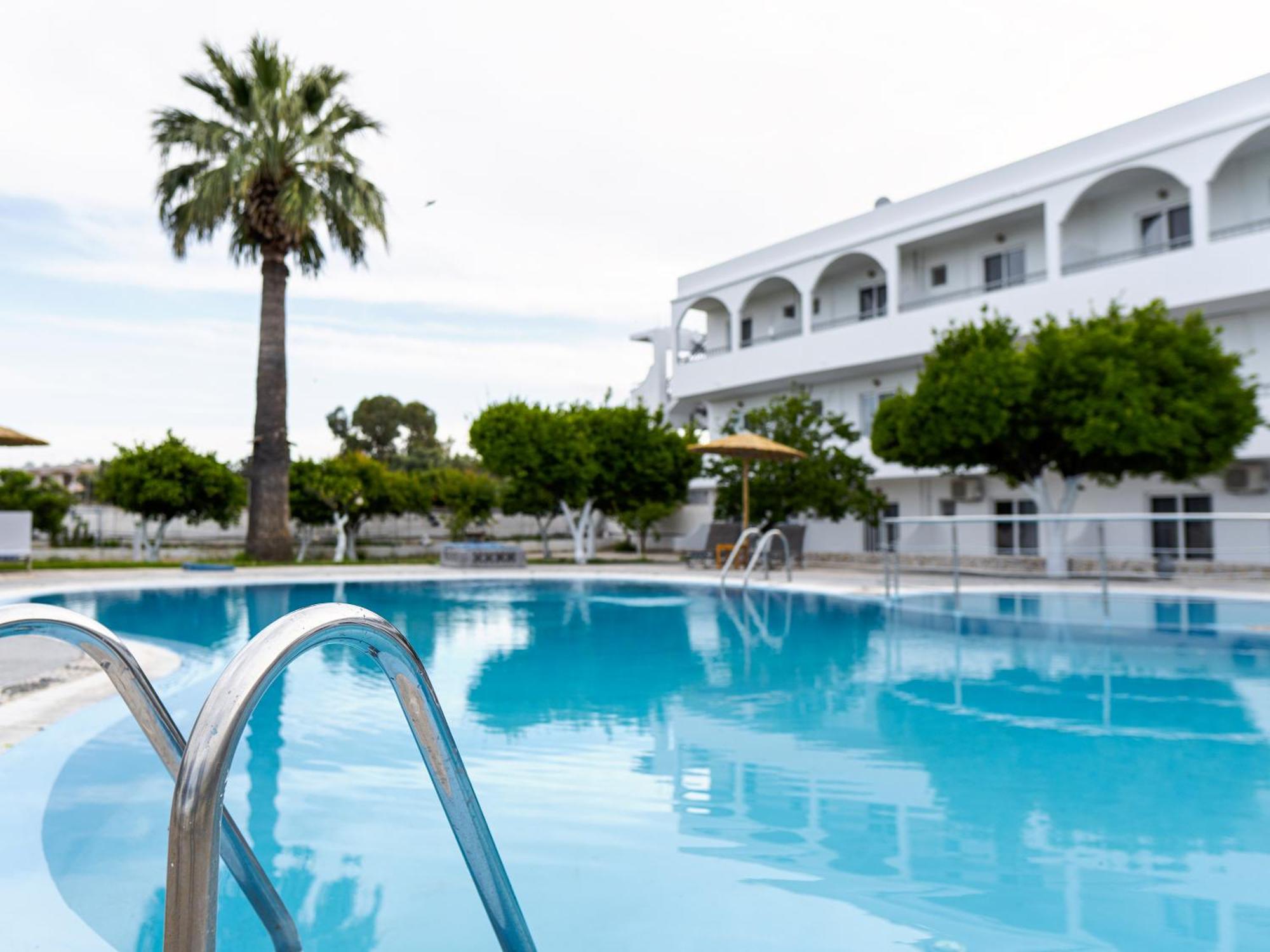 Manos Pension Faliraki Buitenkant foto