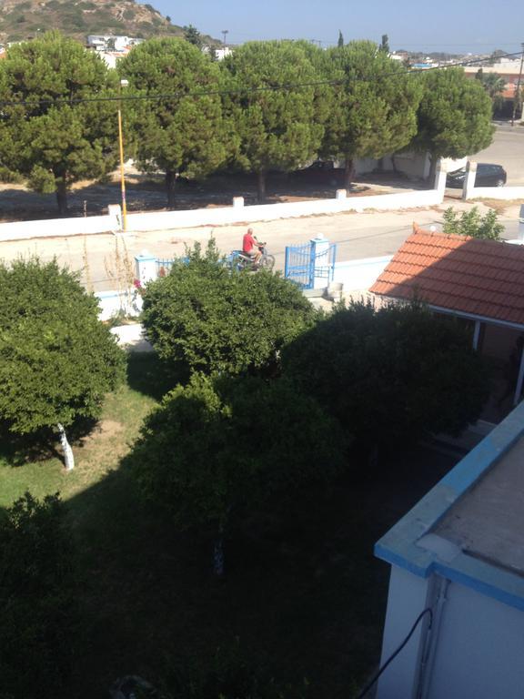 Manos Pension Faliraki Buitenkant foto